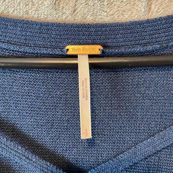 Free People Navy Blue Criss Cross Tunic Sweater Side Slit Women's Size Small - Picture 5 of 6